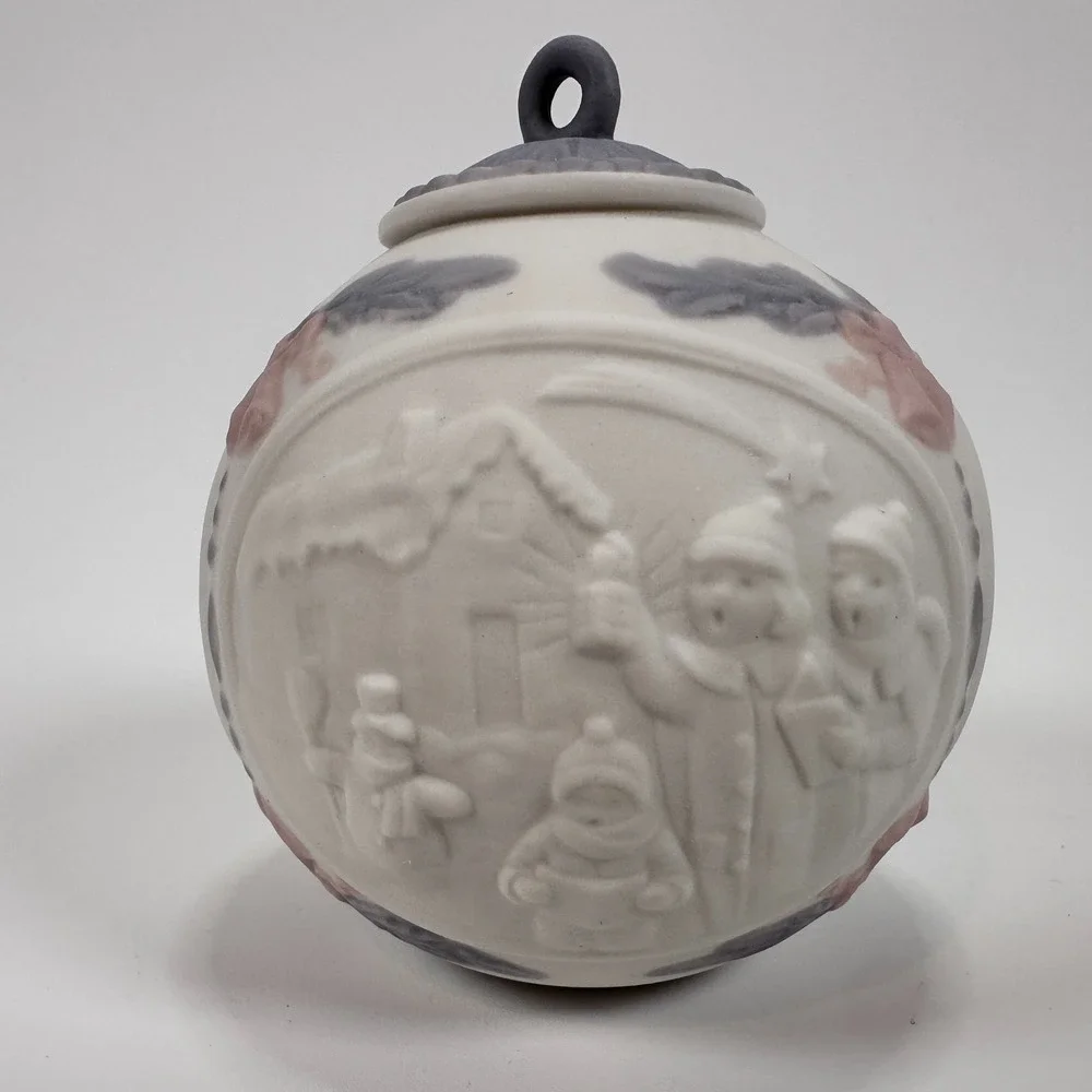 VTG Lladro 1991 Christmas Ornament 5829 Bola Navidad Mate Porcelain Nativity Box